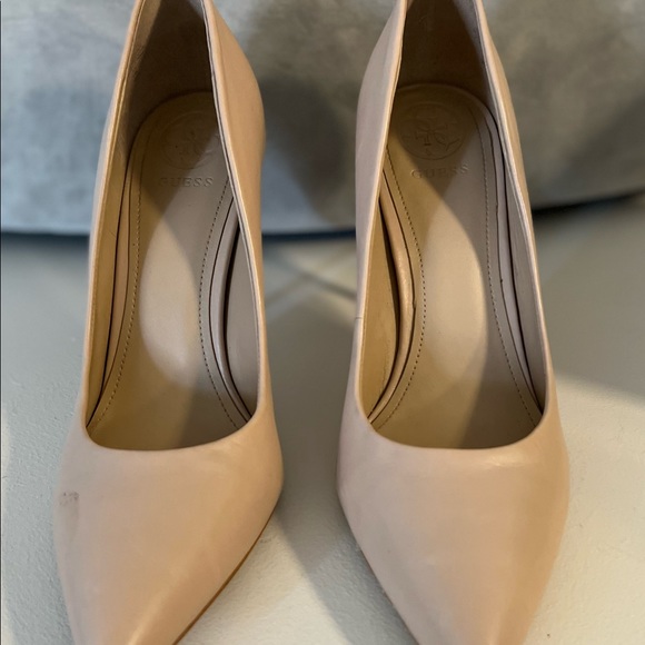 Guess Braylea Faux Leather Pump with 4” Stiletto Heel Beige Size 7-1/2 - Picture 7 of 10
